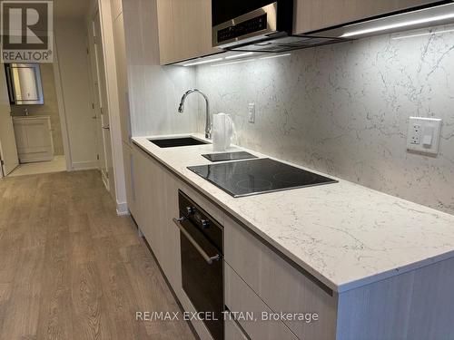 301 - 8 Cumberland Street, Toronto, ON - Indoor Photo Showing Kitchen