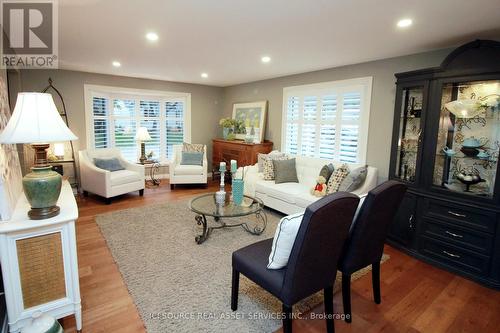 75 Wilmot Trail, Clarington, ON - Indoor Photo Showing Living Room