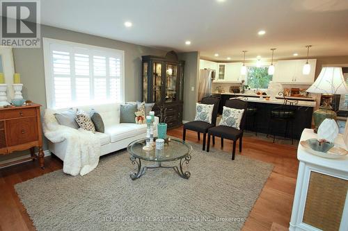 75 Wilmot Trail, Clarington, ON - Indoor Photo Showing Living Room