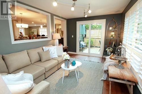 75 Wilmot Trail, Clarington, ON - Indoor Photo Showing Living Room