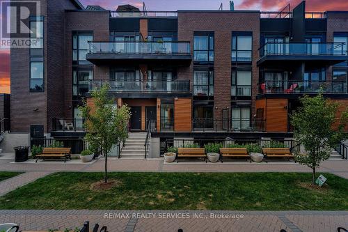 1202 - 5299 Highway 7 N, Vaughan, ON - Outdoor With Balcony With Facade