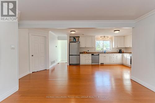 5516 County Road 90, Springwater, ON - Indoor Photo Showing Kitchen