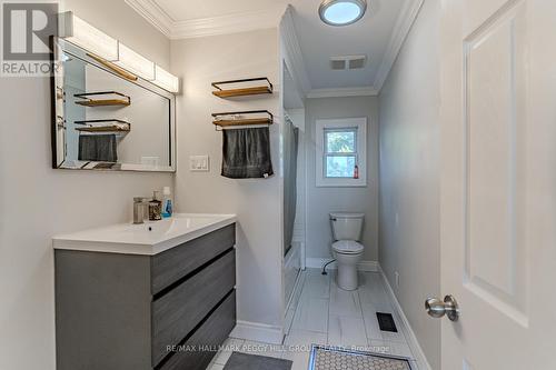 5516 County Road 90, Springwater, ON - Indoor Photo Showing Bathroom