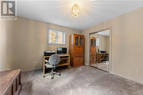 88 Chris Mullin Lane, Madawaska Valley (570 - Madawaska Valley), ON - Indoor Photo Showing Bedroom