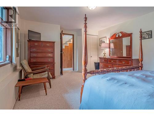 2150 Rashdale Road, Spallumcheen, BC - Indoor Photo Showing Bedroom