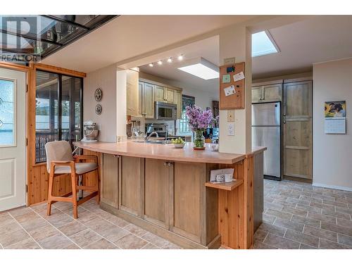 2150 Rashdale Road, Spallumcheen, BC - Indoor Photo Showing Kitchen