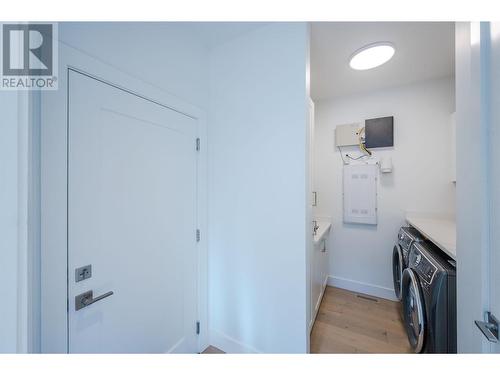 3271 Evergreen Drive, Penticton, BC - Indoor Photo Showing Laundry Room