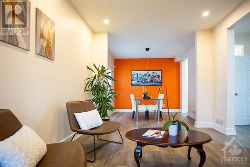 5 Halkirk Avenue, Kanata, ON - Indoor Photo Showing Living Room