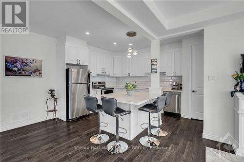 10 Pewee Place, Ottawa, ON - Indoor Photo Showing Kitchen With Upgraded Kitchen