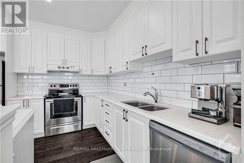 10 Pewee Place, Ottawa, ON - Indoor Photo Showing Kitchen With Double Sink With Upgraded Kitchen