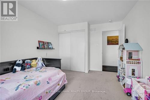 10 Pewee Place, Ottawa, ON - Indoor Photo Showing Bedroom