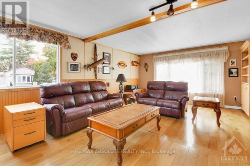 86 - 3535 St Joseph Boulevard, Ottawa, ON - Indoor Photo Showing Living Room