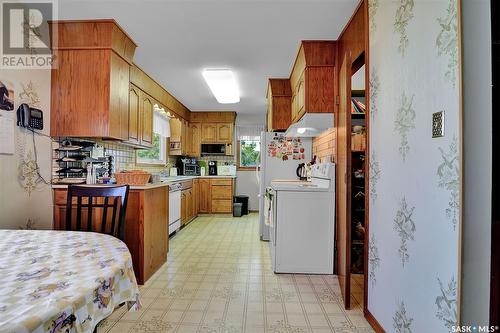 5832 Mayer Place, Regina, SK - Indoor Photo Showing Kitchen