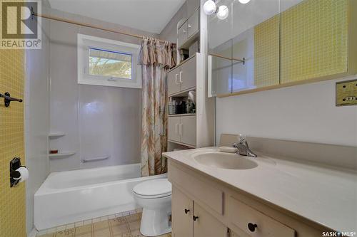 5832 Mayer Place, Regina, SK - Indoor Photo Showing Bathroom