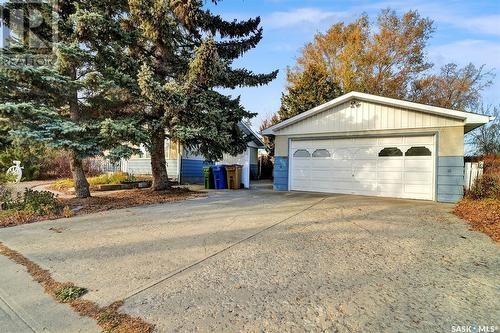 5832 Mayer Place, Regina, SK - Outdoor