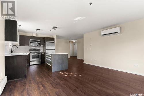 109 1510 Neville Drive, Regina, SK - Indoor Photo Showing Kitchen