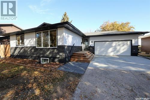 78 Deergrove Crescent, Regina, SK - Outdoor