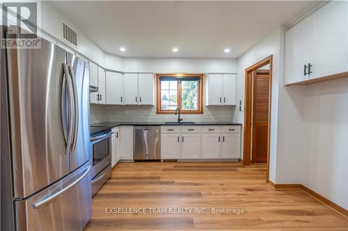 1976 Concorde Avenue, Cornwall, ON - Indoor Photo Showing Kitchen