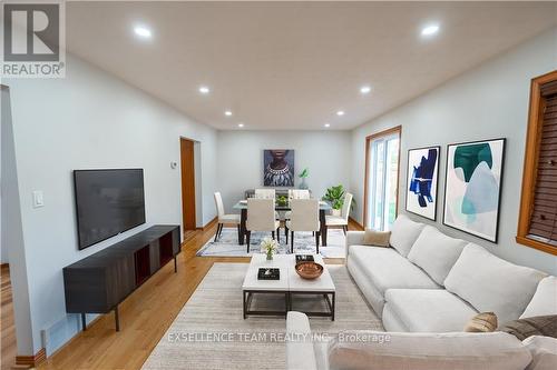 1976 Concorde Avenue, Cornwall, ON - Indoor Photo Showing Living Room