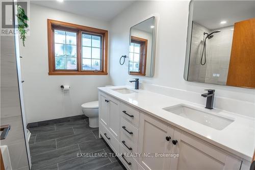 1976 Concorde Avenue, Cornwall, ON - Indoor Photo Showing Bathroom