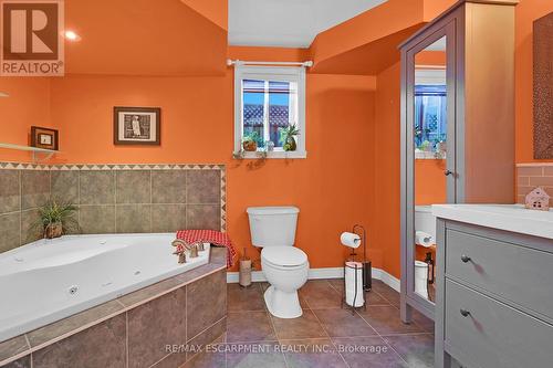 115 Provident Way, Hamilton, ON - Indoor Photo Showing Bathroom