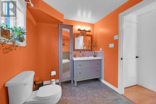 115 Provident Way, Hamilton, ON - Indoor Photo Showing Bathroom