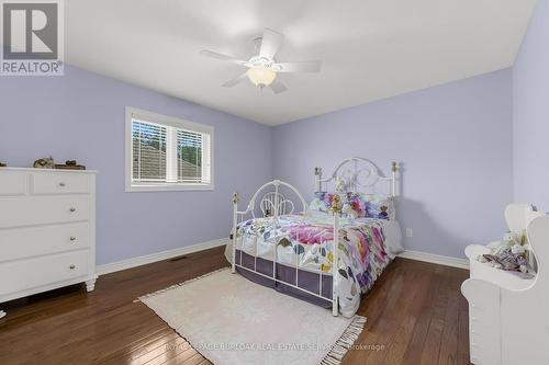 35 Oldmill Road, Hamilton, ON - Indoor Photo Showing Bedroom