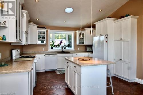 211 Eagle Road, Northern Bruce Peninsula, ON - Indoor Photo Showing Kitchen