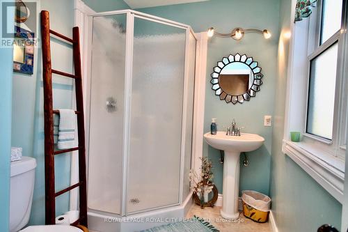 211 Eagle Road, Northern Bruce Peninsula, ON - Indoor Photo Showing Bathroom