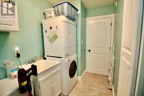 211 Eagle Road, Northern Bruce Peninsula, ON - Indoor Photo Showing Laundry Room