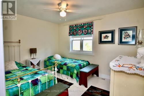 211 Eagle Road, Northern Bruce Peninsula, ON - Indoor Photo Showing Bedroom