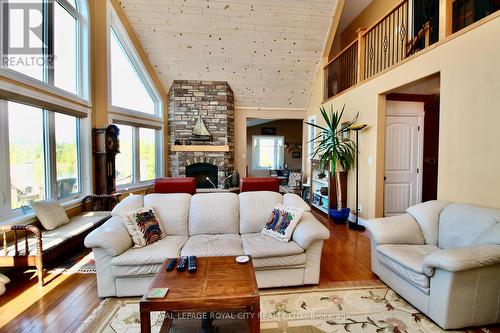 211 Eagle Road, Northern Bruce Peninsula, ON - Indoor Photo Showing Living Room With Fireplace