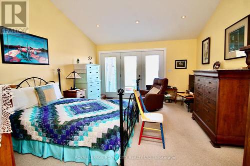 211 Eagle Road, Northern Bruce Peninsula, ON - Indoor Photo Showing Bedroom