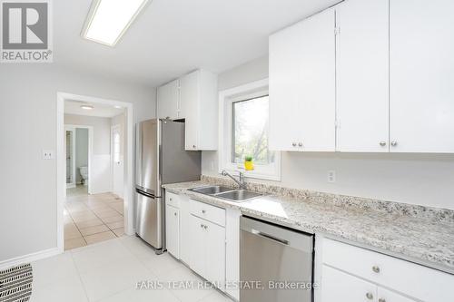 161 Brentwood Road, Essa, ON - Indoor Photo Showing Kitchen With Double Sink