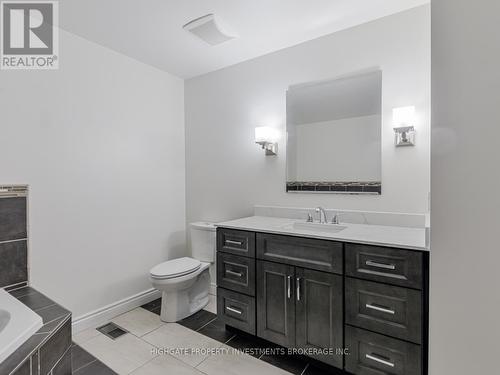 29 The Meadows Avenue, Markham, ON - Indoor Photo Showing Bathroom