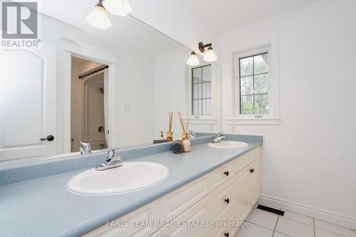 3801 Guest Road, Innisfil, ON - Indoor Photo Showing Bathroom