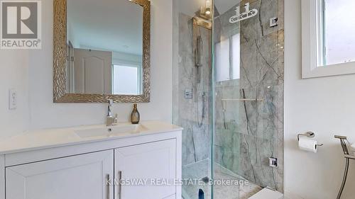 117 Primeau Drive, Aurora, ON - Indoor Photo Showing Bathroom