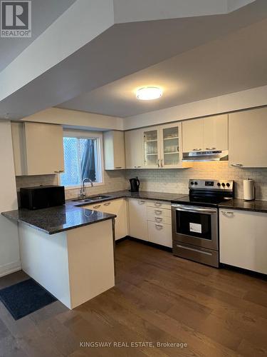 117 Primeau Drive, Aurora, ON - Indoor Photo Showing Kitchen With Double Sink