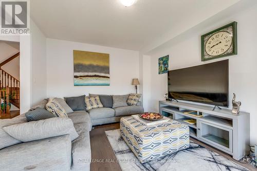 127 Elm Street, Southgate, ON - Indoor Photo Showing Living Room