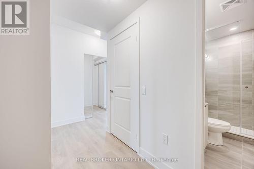 1502 - 202 Burnhamthorpe Road E, Mississauga, ON - Indoor Photo Showing Bathroom