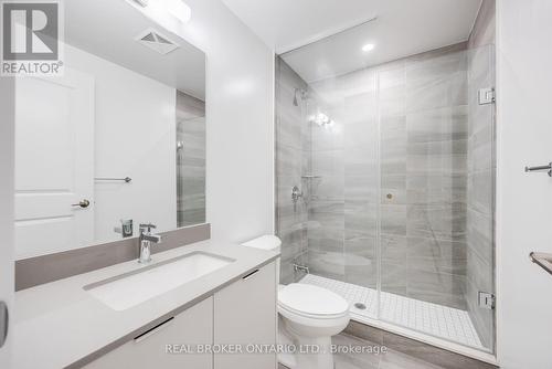 1502 - 202 Burnhamthorpe Road E, Mississauga, ON - Indoor Photo Showing Bathroom