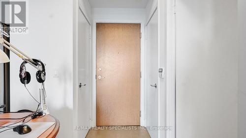 3819 - 30 Shorebreeze Drive, Toronto, ON - Indoor Photo Showing Other Room