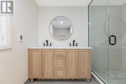 799 Coulson Avenue, Milton, ON - Indoor Photo Showing Bathroom