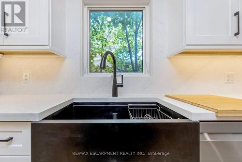 799 Coulson Avenue, Milton, ON - Indoor Photo Showing Kitchen With Double Sink