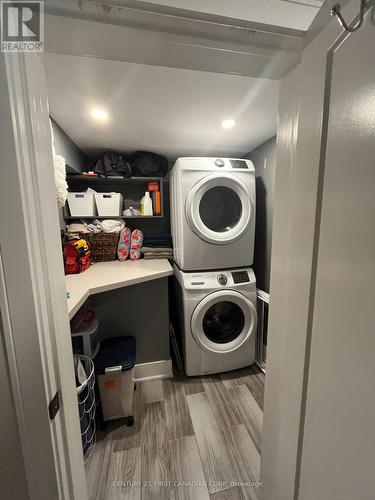 4 Elmwood Place, London, ON - Indoor Photo Showing Laundry Room