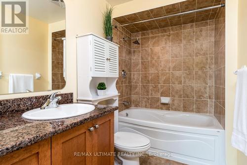 407 - 200 Besserer Street, Ottawa, ON - Indoor Photo Showing Bathroom