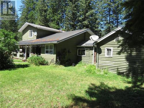 1157/1159 6 Highway, Cherryville, BC - Outdoor