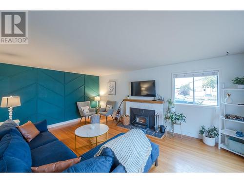 1301 Balfour Street, Penticton, BC - Indoor Photo Showing Living Room With Fireplace