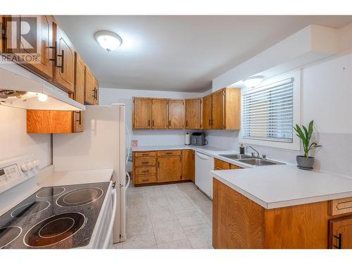 1301 Balfour Street, Penticton, BC - Indoor Photo Showing Kitchen With Double Sink