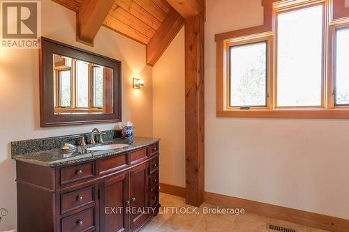 758 Lifford Road, Kawartha Lakes (Bethany), ON - Indoor Photo Showing Bathroom